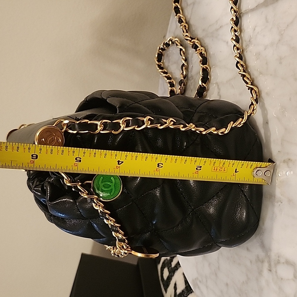 NWOT Chanel Beauty Black Quilted Shoulder Bag with Gold Chain - Picture 13 of 13